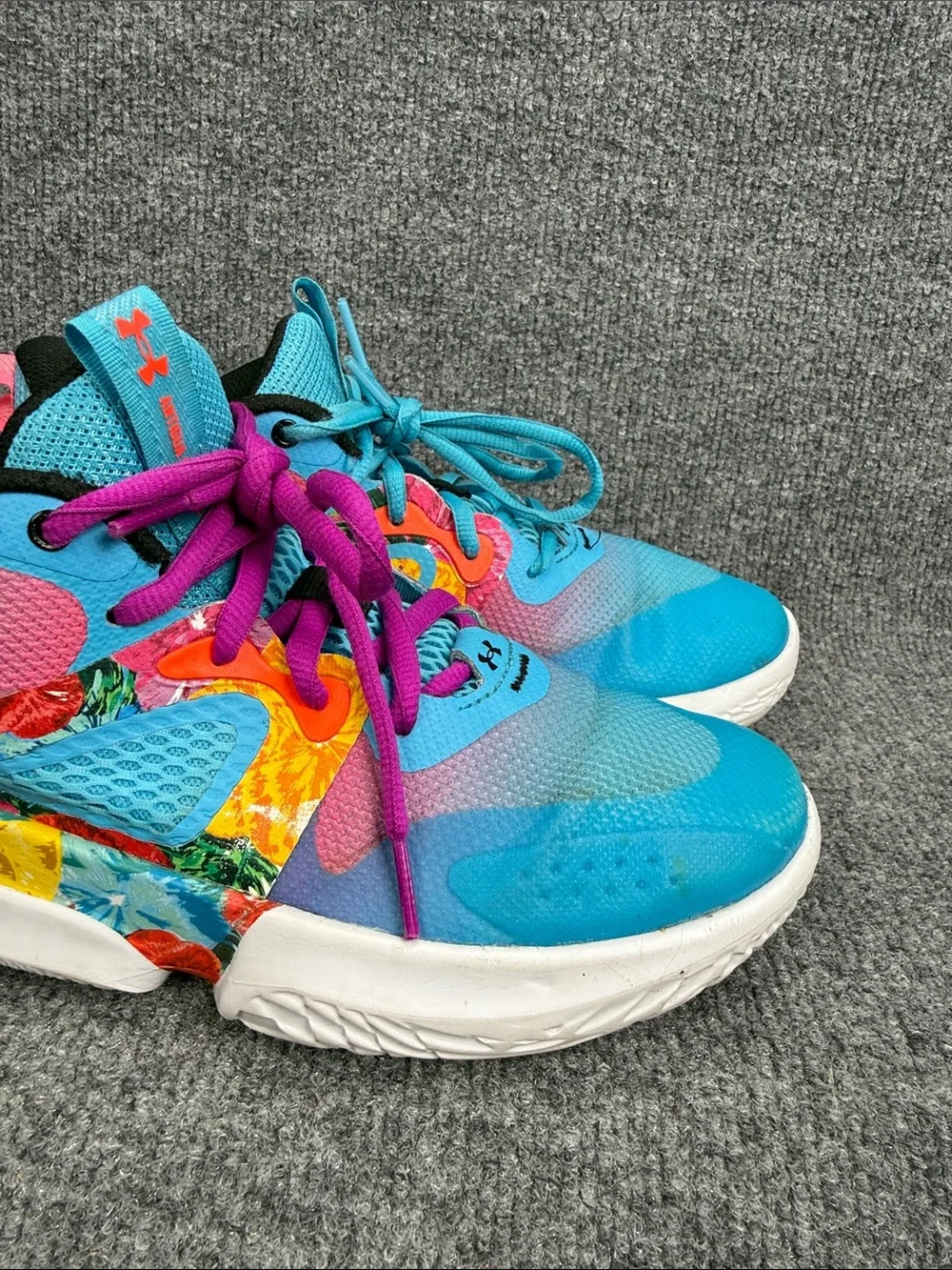 Under Armour Breakthrough 3 Flow Basketball Shoes Women’s Size 9